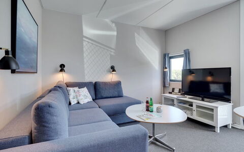 Marinus - 100M from the Sea: Interior Design, Mobilia, Pavimentazione, Divano, Pavimento, Soffitto, Soggiorno, Illuminazione, Camera