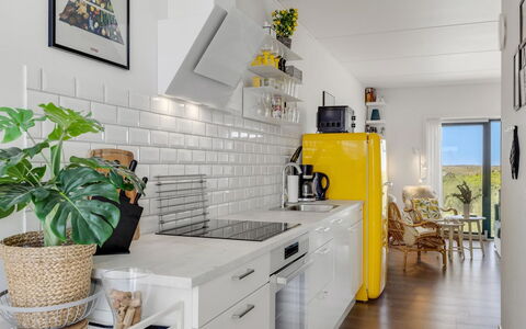 Naike - 100M from the Sea: 