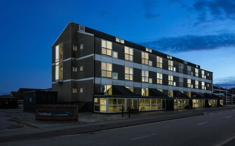 Naike - 100M from the Sea: 