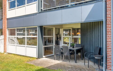 Akai - 100M from the Sea: Mobilia, Interior Design, Pavimentazione, Legna, Pavimento, Soffitto, Pavimento In Legno, Sedia, Tavolo, Illuminazione