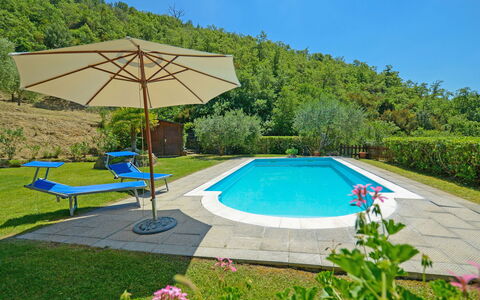 Il Farinaio: Tavolo, Cielo, Mobilia, Tavola, Costruzione, Interior Design, Mobili Da Esterno, Portico, Shade, Sedia