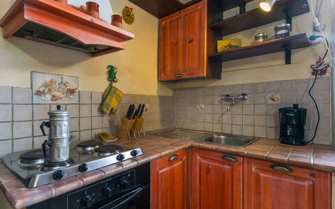 Montaione 620: Cabinetry, Lavandino Della Cucina, Proprietà, Controsoffitto, Lavello, Elettrodomestico Da Cucina, Elettrodomestico, Cucina, Cucina Stufa, Legna