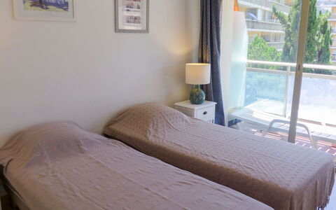 Cagnes-Sur-Mer 160: Mobilia, Proprietà, Costruzione, Comfort, Pianta, Finestra, Legna, Shade, Casa, Tessile