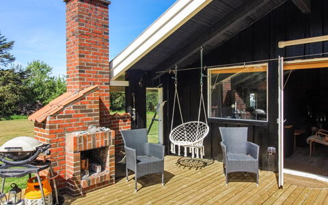 Weland - 800M from the Sea: Tetto, Casa, Porta, Villetta, Shade, Raccordo, Cortile, Estate, Backyard