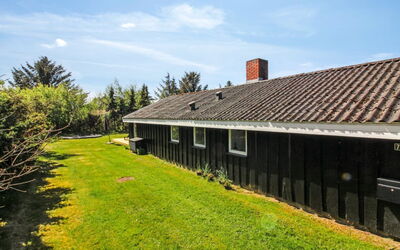 Weland - 800M from the Sea