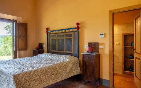 Villa Belvedere - Ambra: Parete, Mobilia, Camera Da Letto, Interior Design, Legna, Pavimentazione, Letto, Lenzuolo, Pavimento, Bedding