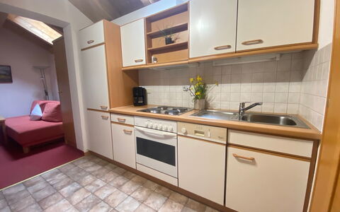 Ischgl 111: Cabinetry, Lavandino Della Cucina, Mobilia, Controsoffitto, Lavello, Rubinetto, Costruzione, Cucina Stufa, Cucina, Legna