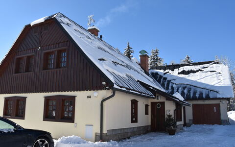 Anenské Údolí: Cielo, Neve, Costruzione, Proprietà, Finestra, Ruota, Casa, Pendenza, Villetta