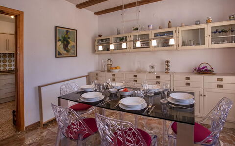 Casa Moser: Cielo, Nube, Acqua, Costruzione, Pianta, Azzurro, Albero, Piscina, Condominio, Shade