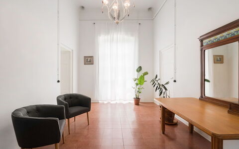Massarosa Front Lake, The Gargoyles: Tavolo, Mobilia, Pianta, Costruzione, Pianta Della Casa, Legna, Sedia, Interior Design, Pavimentazione, Soggiorno