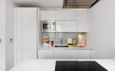 Avant-Garde, Shoreditch: Costruzione, Cabinetry, Proprietà, Elettrodomestico Da Cucina, Controsoffitto, Casa, Elettrodomestico, Frigorifero, Rettangolo