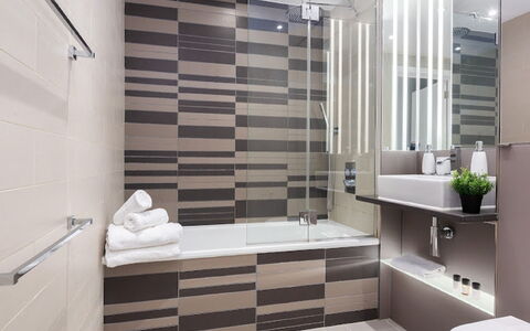Avant-Garde, Shoreditch: Mobilia, Vasca Da Bagno, Costruzione, Pianta, Comfort, Idraulico Fixture, Interior Design, Bagno, Pavimentazione, Legna
