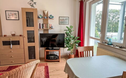 Karsten: Tavolo, Cornice, Pianta, Mobilia, Proprietà, Finestra, Legna, Pianta Della Casa, Interior Design, Soggiorno