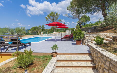 Kosić: Acqua, Pianta, Proprietà, Costruzione, Piscina, Azzurro, Finestra, Architettura, Tempo Libero, Zona Residenziale