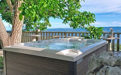 Villa Jolie Amazing Stone: Vasca Da Bagno, Idraulico Fixture, Materiale Composito, Vasca Idromassaggio, Piscina, Tempo Libero, Deck, Ricorrere, Mobili Da Esterno