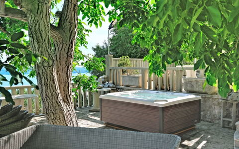Villa Jolie Amazing Stone: Mobilia, Mobili Da Esterno, Sedia, Shade, Deck, Vasca Da Bagno, Giardino, Ricorrere, Terrazza