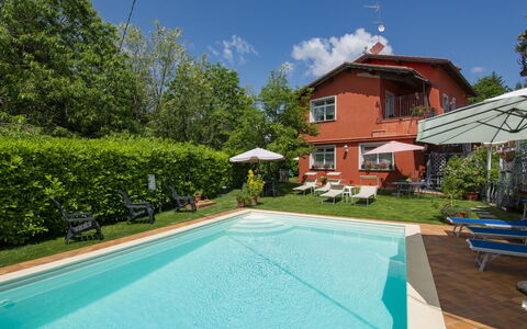 Pistoia 641: Acqua, Giorno, Cielo, Costruzione, Azzurro, Piscina, Tempo Libero, Rettangolo, Materiale Composito, Urban Design