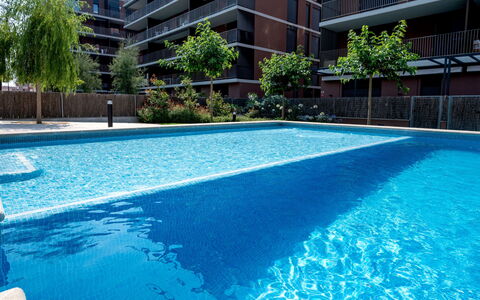 Waves: Nube, Cielo, Giorno, Proprietà, Acqua, Costruzione, Pianta, Azzurro, Urban Design, Spazio Pubblico