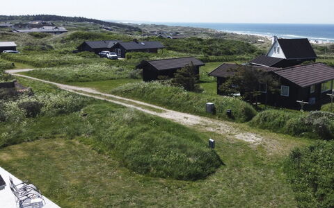 Walderik - 423M from the Sea: Tetto, Casa, Porta, Villetta, Shade, Raccordo, Cortile, Estate, Backyard