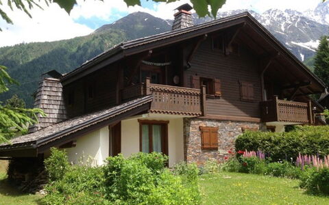 Village des Oursons Chalet A4: Acqua, Giorno, Cielo, Costruzione, Azzurro, Piscina, Tempo Libero, Rettangolo, Materiale Composito, Urban Design