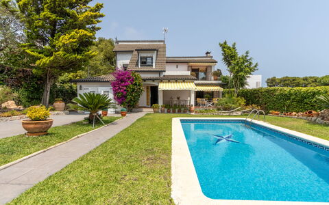 El Garrofer: Acqua, Costruzione, Pianta, Cielo, Giorno, Proprietà, Piscina, Azzurro, Finestra, Albero