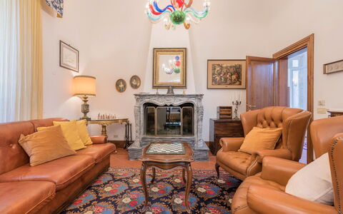 Villa Recanati, Val D'orcia, Private Pool, Jacuzzi: Cornice, Proprietà, Mobilia, Divano, Legna, Soggiorno, Pavimento, Interior Design, Comfort, Parete