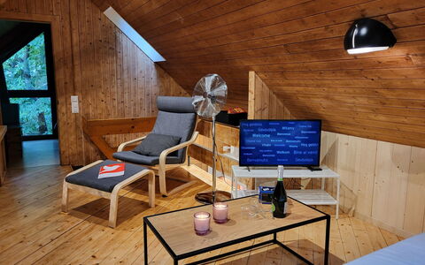 Bosco della Bella 6: Proprietà, Costruzione, Mobilia, Tavolo, Legna, Sedia, Illuminazione, Interior Design, Pavimentazione, Pavimento