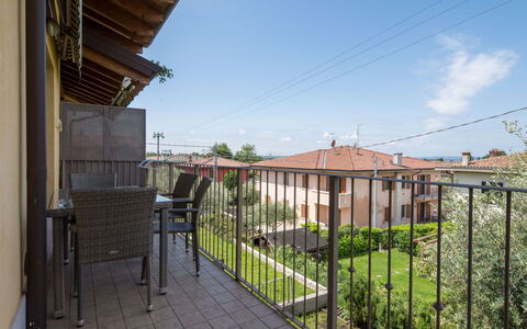 Costa al Sole: Cibo, Tavolo, Tavola, Pianta, Mobilia, Cielo, Sedia, Dishware, Piatto, Mobili Da Esterno