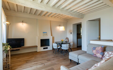 Casa Novecento: Divano, Comfort, Legna, Tavolo, Interior Design, Pavimentazione, Pavimento, Costruzione, Pianta, Sala