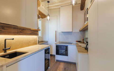 Casa Novecento: Cabinetry, Controsoffitto, Lavandino Della Cucina, Legna, Lavello, Elettrodomestico Da Cucina, Pavimentazione, Cucina Stufa, Cucina, Pavimento