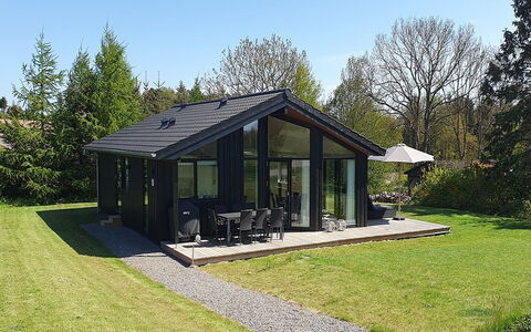 Enisa - 800M from the Sea: Tetto, Casa, Porta, Villetta, Shade, Raccordo, Cortile, Estate, Backyard