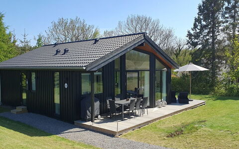 Enisa - 800M from the Sea: Tetto, Casa, Porta, Villetta, Shade, Raccordo, Cortile, Estate, Backyard