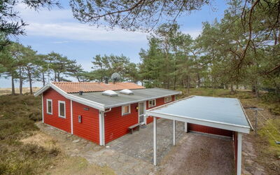 Sanela - 25M from the Sea