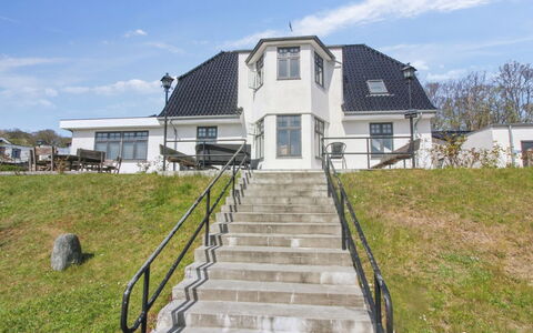 Johanna - 300M from the Sea: Legna, Mobilia, Appartamento, Camera, Soffitto, Color Legno, Sedia, Latifoglie, Vernice, Legname