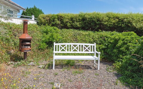 Eliene - 400M from the Sea: Verde, Arbusto, Paesaggio, Comunita 'Impianto, Giardino, Panchina, Groundcover, Primavera, Landscaping, Parco