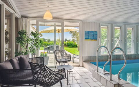 Isto - 250M from the Sea: Mobilia, Ricorrere, Sedia, Shade, Piscina, Mobili Da Esterno, Giardino, Eco Hotel, Estate, Cortile