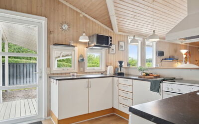 Isto - 250M from the Sea