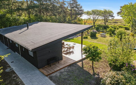 Toska - 100M to the Fjord: Mobilia, Interior Design, Pavimentazione, Legna, Pavimento, Soffitto, Pavimento In Legno, Sedia, Tavolo, Illuminazione