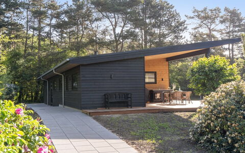 Toska - 100M to the Fjord: Mobilia, Interior Design, Pavimentazione, Legna, Pavimento, Soffitto, Pavimento In Legno, Sedia, Tavolo, Illuminazione