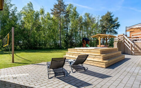 Bjarka - 700M from the Sea: Tetto, Casa, Porta, Villetta, Shade, Raccordo, Cortile, Estate, Backyard
