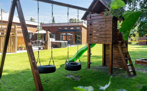 Bjarka - 700M from the Sea: Tetto, Casa, Porta, Villetta, Shade, Raccordo, Cortile, Estate, Backyard