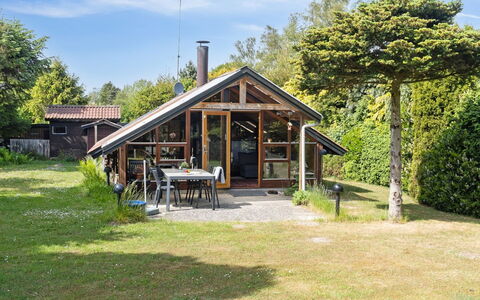 Konrad - 700M from the Sea: Tetto, Casa, Casa, Villetta, Raccordo, Estate, Driveway, Edifici Giardino, Cortile, Capannone