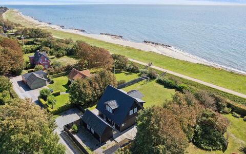 Esme - 30M from the Sea: Costa, Casa, Costiera E Morfologie Oceanic, Casa, Mare, Riva, Villetta, Oceano, Estate, Baia