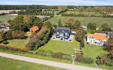 Esme - 30M from the Sea: Verde, Zona Residenziale, Paesaggio, Casa, Casa, Plain, Tetto, Area Rurale, Lotto