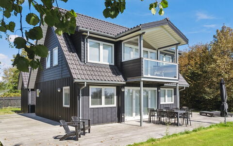 Esme - 30M from the Sea: Casa, Casa, Portico, Tetto, Zona Residenziale, Raccordo, Villetta, Porta, Estate, Shade