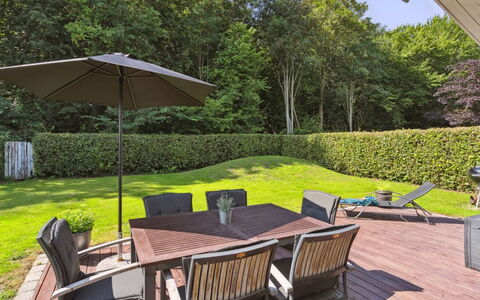 Fiete - 200M from the Sea: Tetto, Casa, Lotto, Casa, Villetta, Estate, Edifici Giardino, Shade, Log Cabin, Landscaping