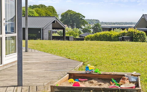 Geeske - 150M from the Sea: Tempo Libero, Bambino, Ricreazione, Giardino, Prato, Cortile, Landscaping, Backyard, Shade