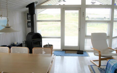 Tonna - 1Km from the Sea: Tetto, Casa, Casa, Villetta, Porta, Raccordo, Deck, Portico, Plank, Latifoglie