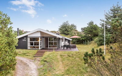 Tineke - 800M from the Sea