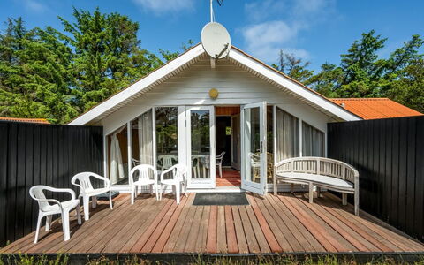 Clea - 800M from the Sea: Legna, Casa, Plank, Latifoglie, Villetta, Shade, Portico, Deck, Raccordo, Design